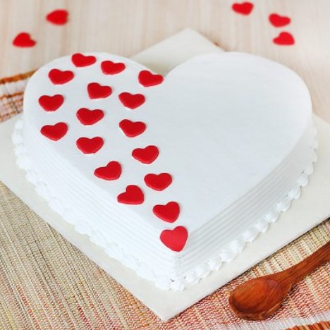 Vanilla Cake Heart Pops