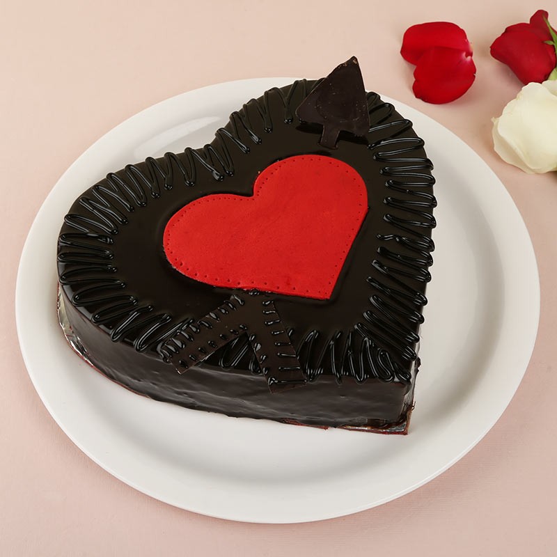 Chocolate Cake with Heart Pop